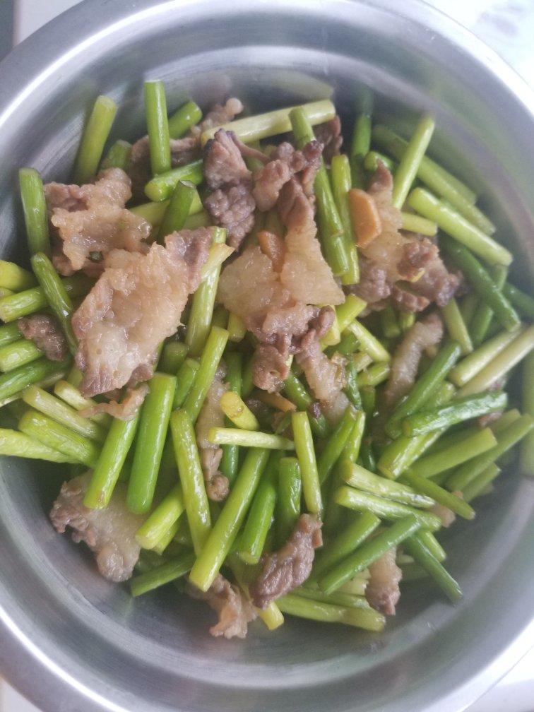 家常菜蒜薹炒肉（蒜苔炒肉）