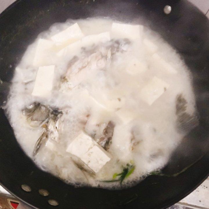 鲫鱼豆腐汤