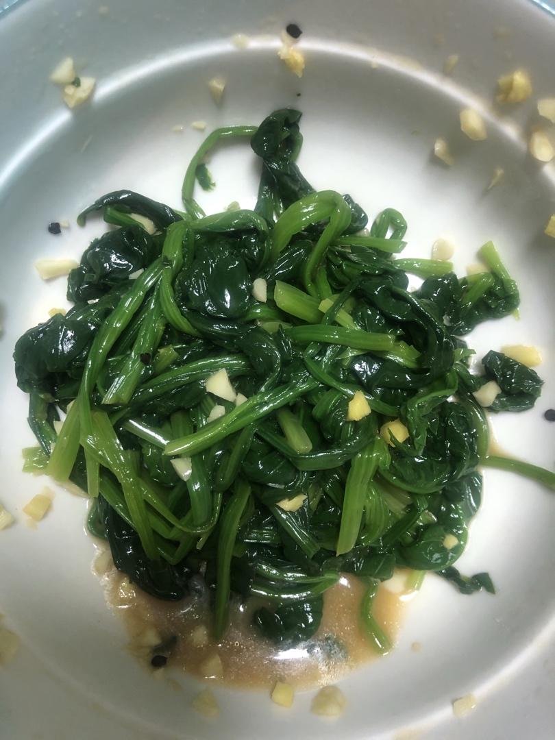 凉拌菠菜(家传秘方)