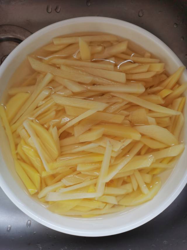 超级无敌下饭菜～酸辣土豆丝