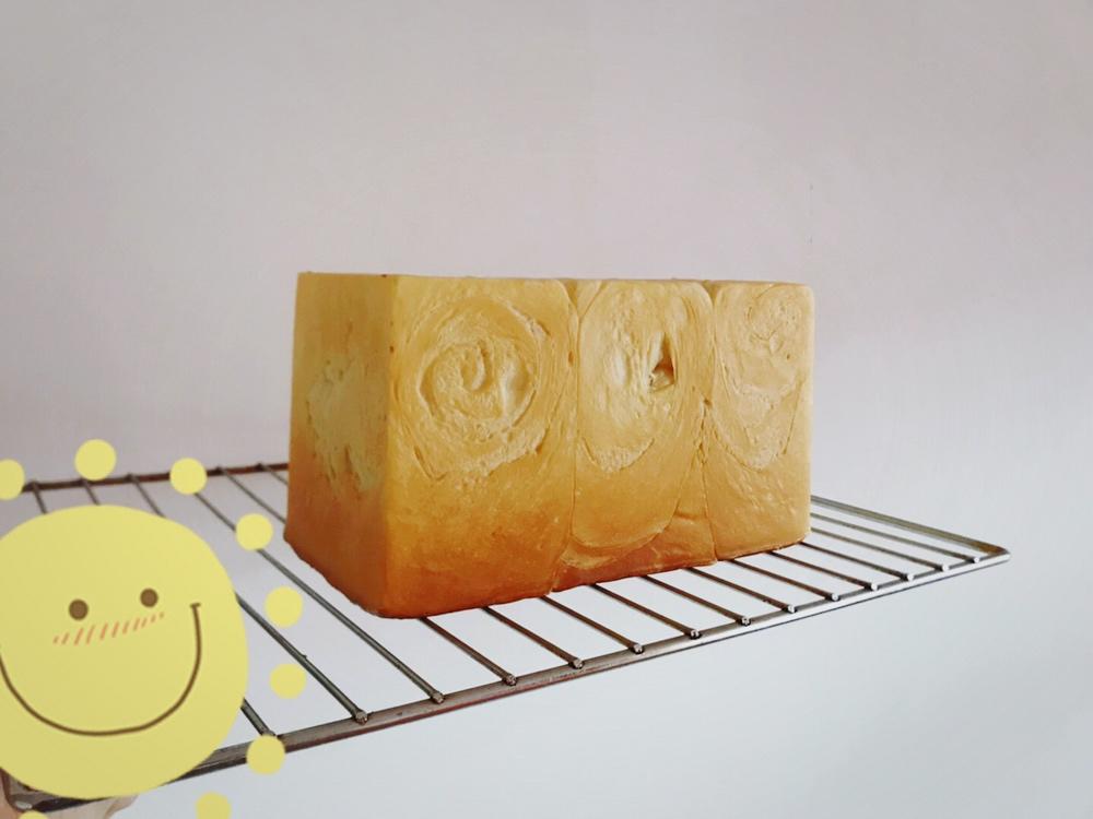 吐司，奶香手撕面包，超级香浓