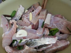 乳白色鱼头汤🐟的做法 步骤1