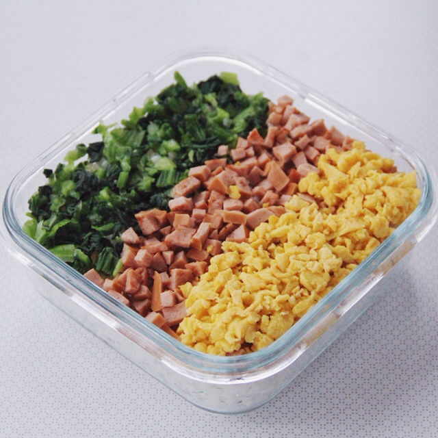 三色丼