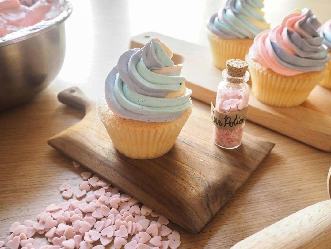 精致的纸杯蛋糕