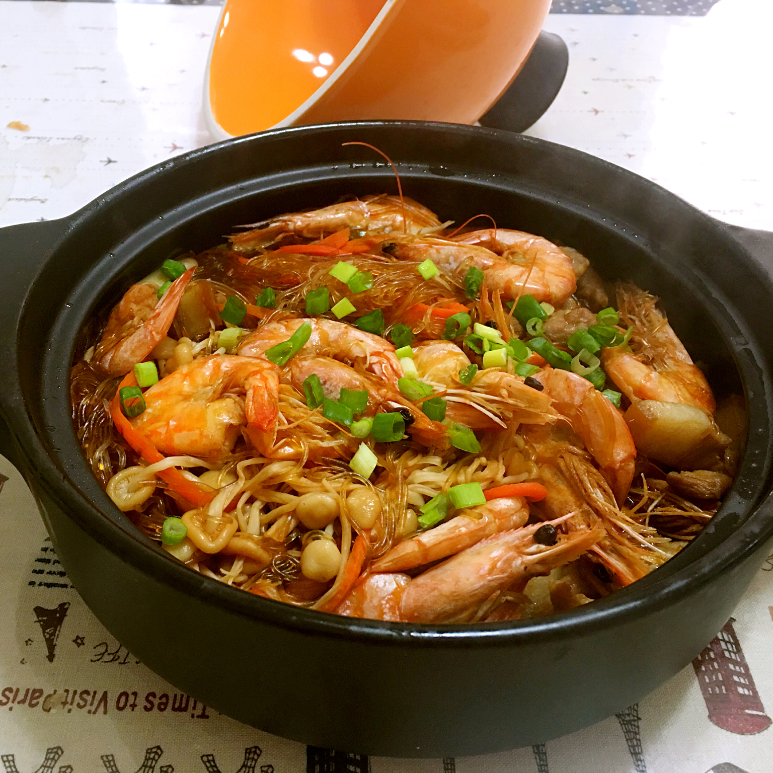 幸福的蜗蜗牛做的鲜虾粉丝煲