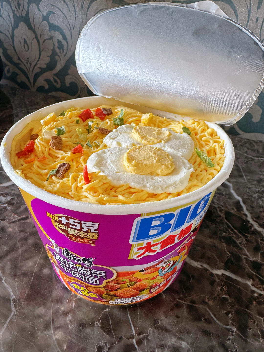 泡面桶蛋糕（不一样的生日蛋糕）