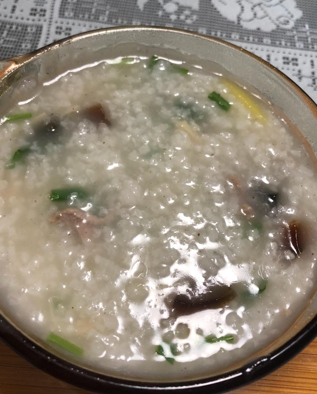 懒人怎样熬一锅鲜香绵滑皮蛋瘦肉粥