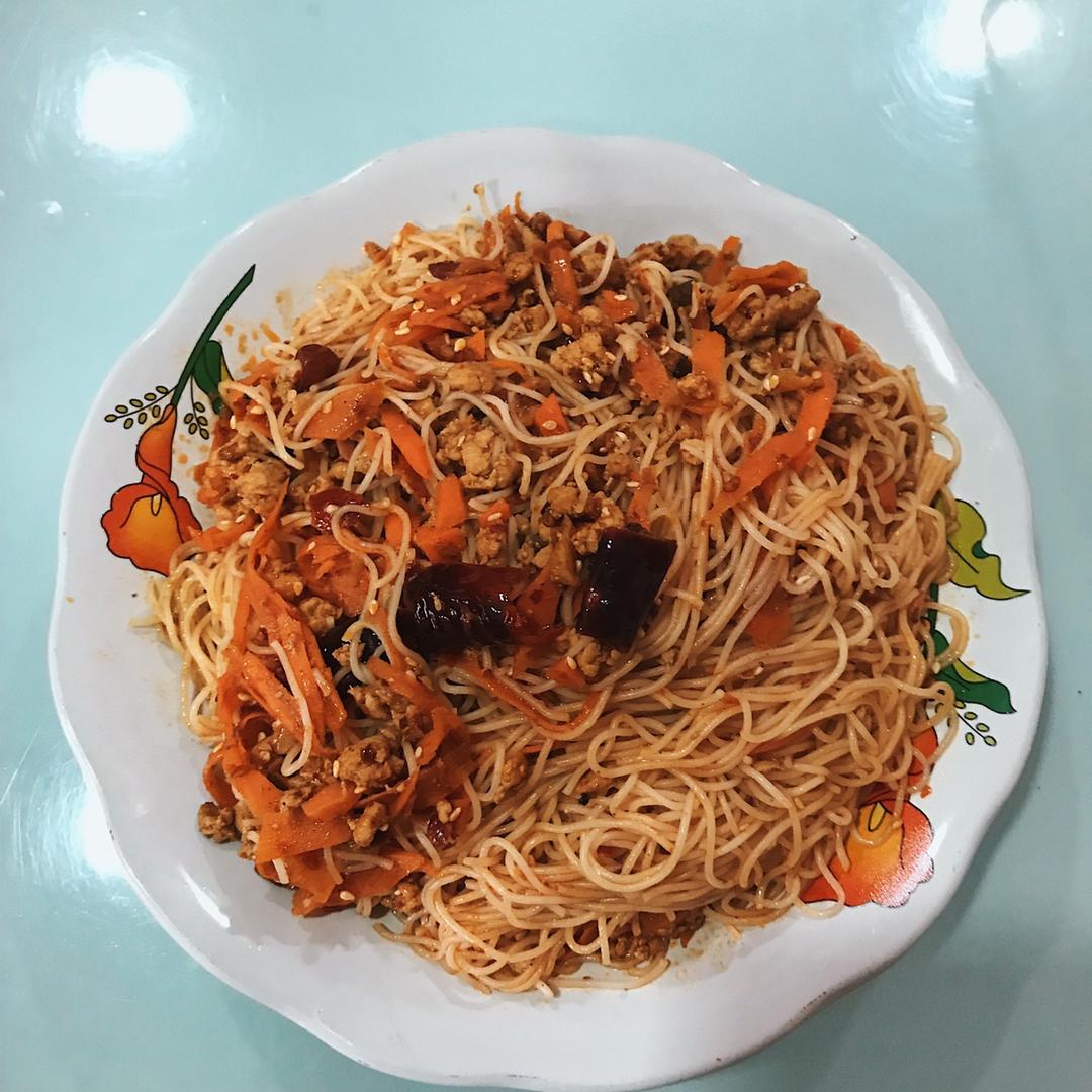 「拌面」一口气吃一盆，停不下来