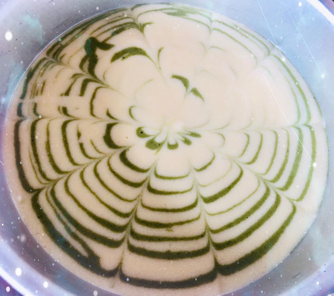 美在内心--红斑马纹拉花戚风蛋糕