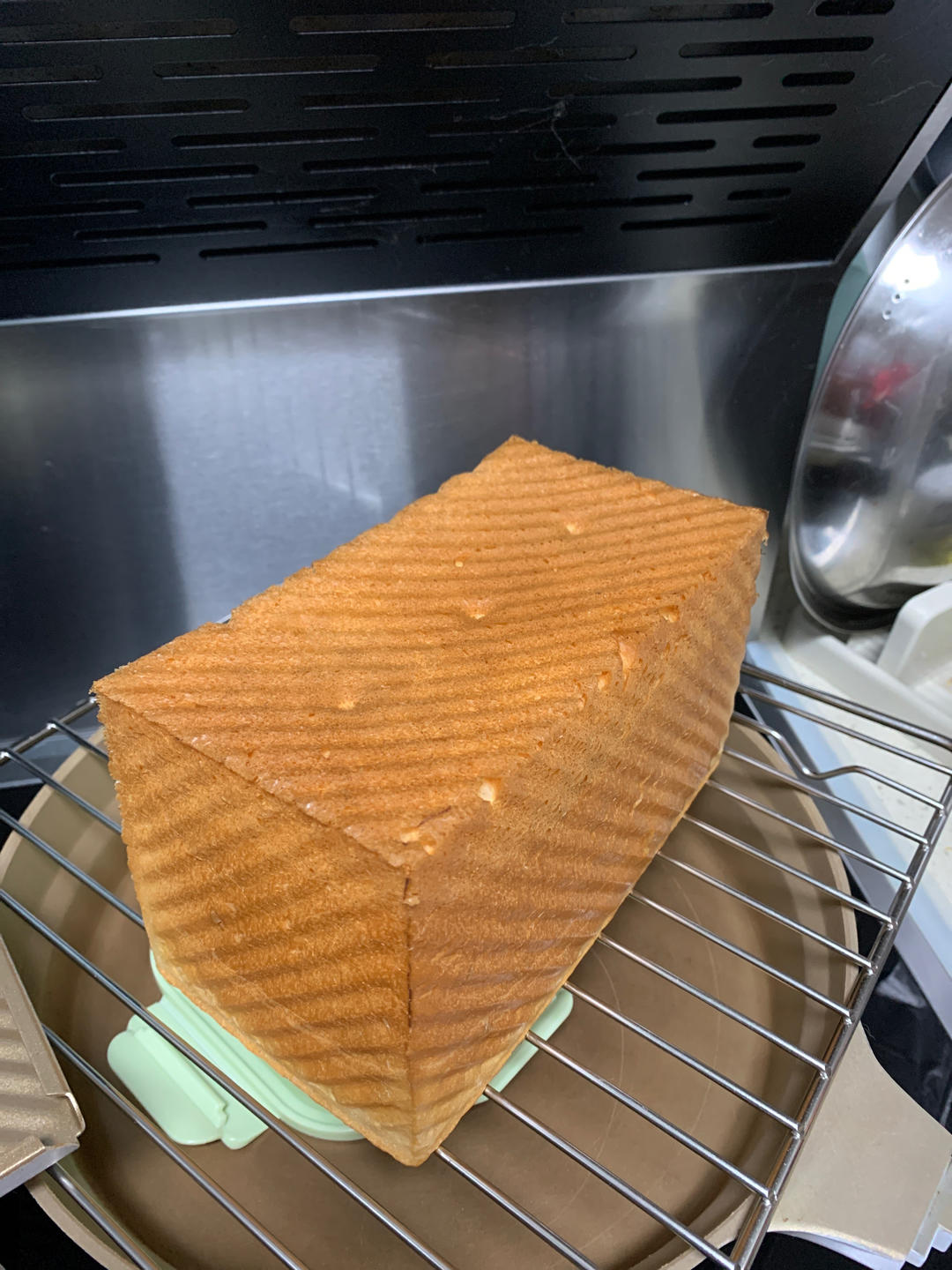 吐司方包，女儿说和来自台湾的爸爸糖一样好看好吃。零失败（是指我个人制作没有失败过）。