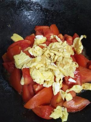 最简单又好吃的家常菜~蕃茄炒鸡蛋的做法 步骤7