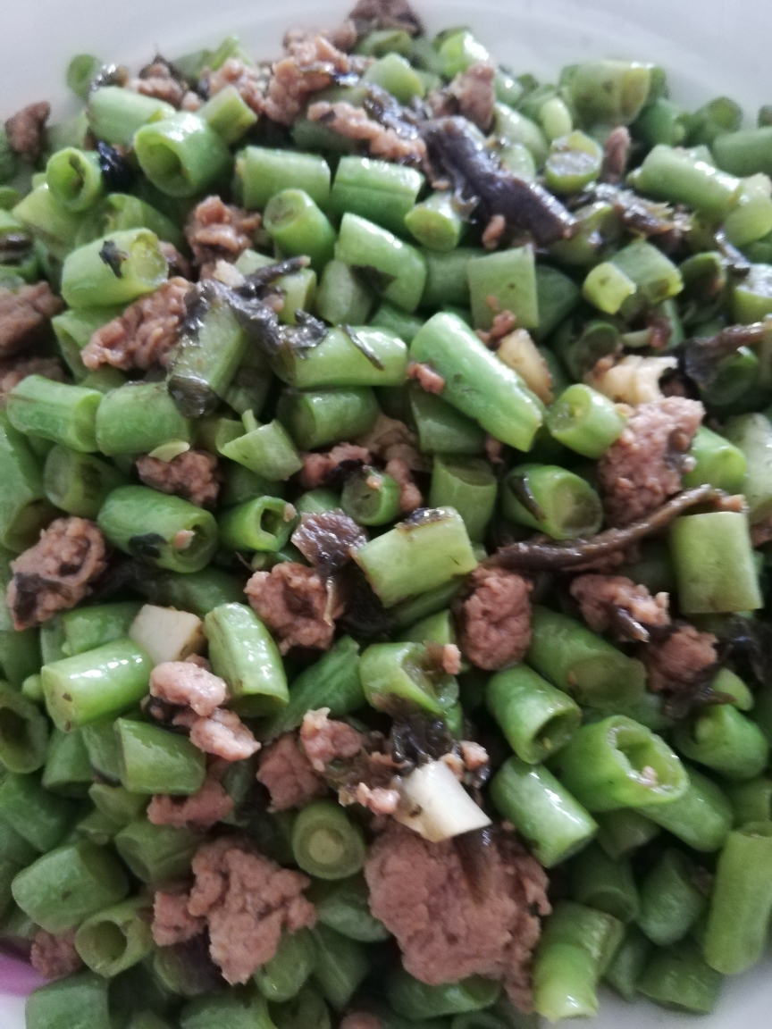 豇豆最下饭的做法--肉沫榄菜豇豆的做法