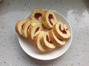 玫瑰草莓蛋糕卷的做法 步骤2