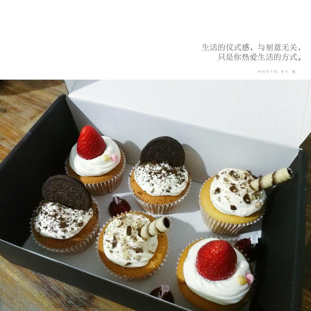 不回缩杯子蛋糕cupcake