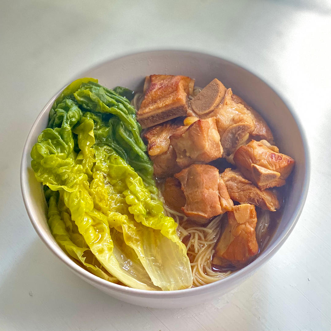 红烧排骨面、牛腩面