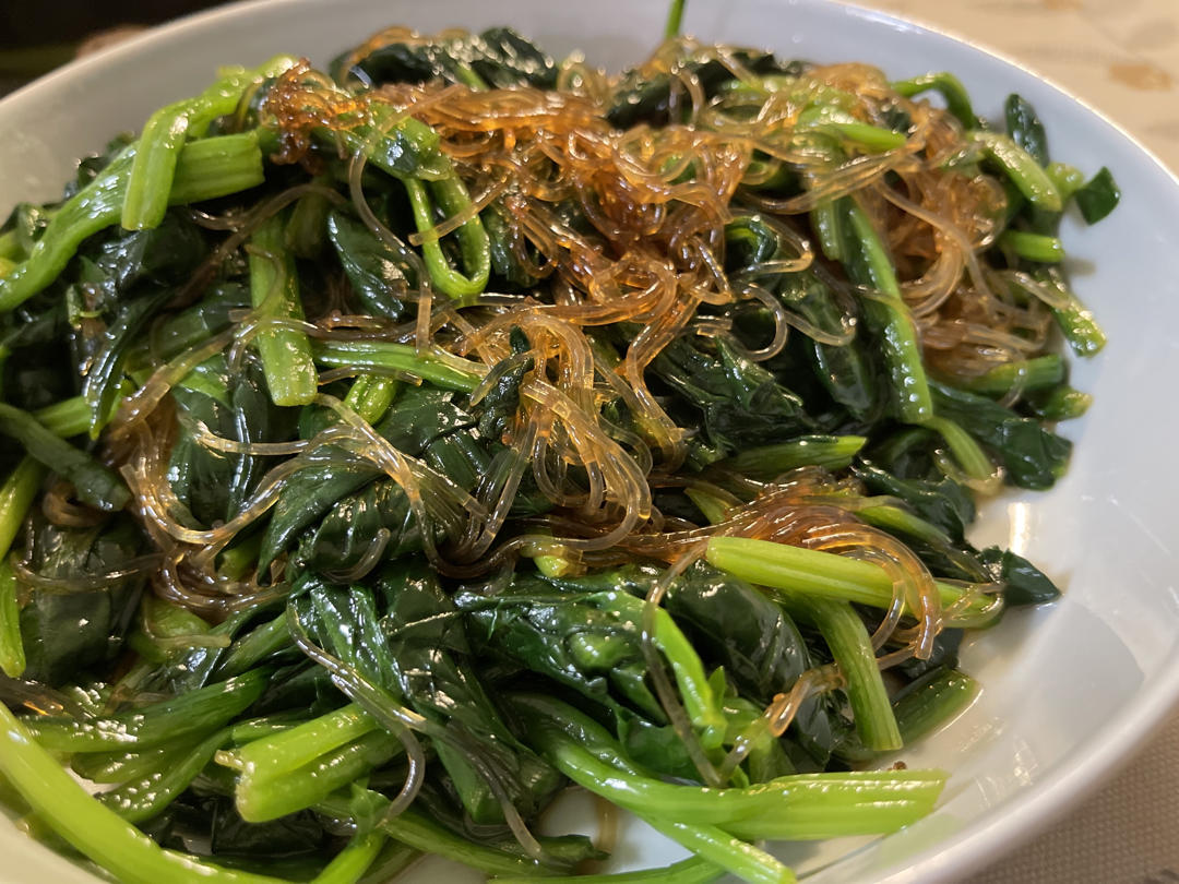菠菜炒粉丝