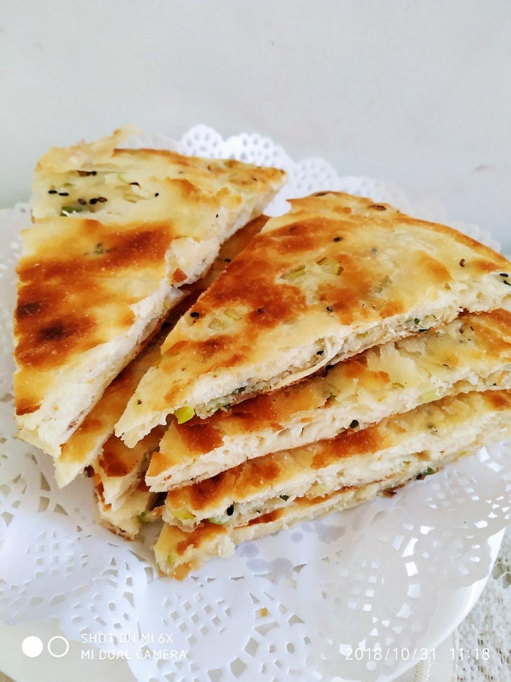 申泰鲜奶吧做的发面葱油饼