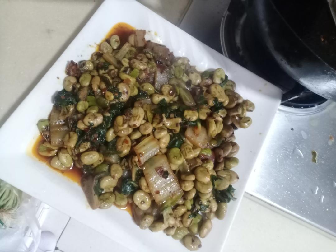厚皮菜炒胡豆