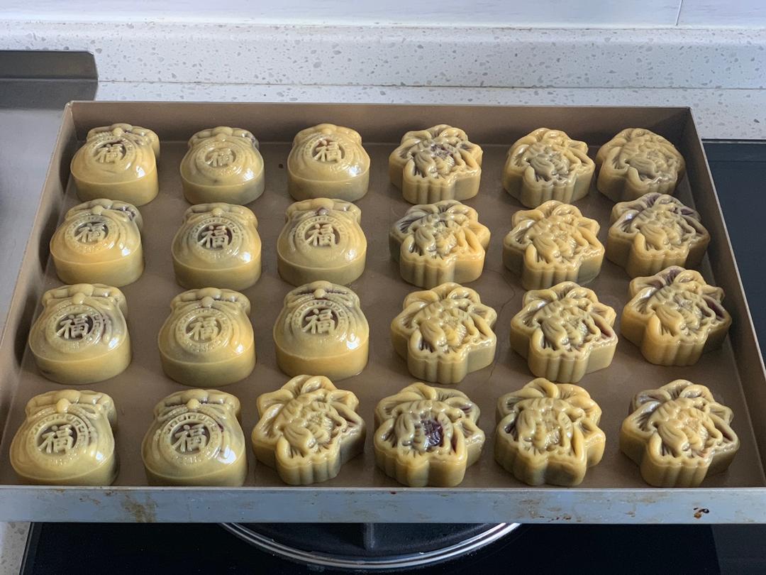 广式月饼——蛋黄莲蓉月饼