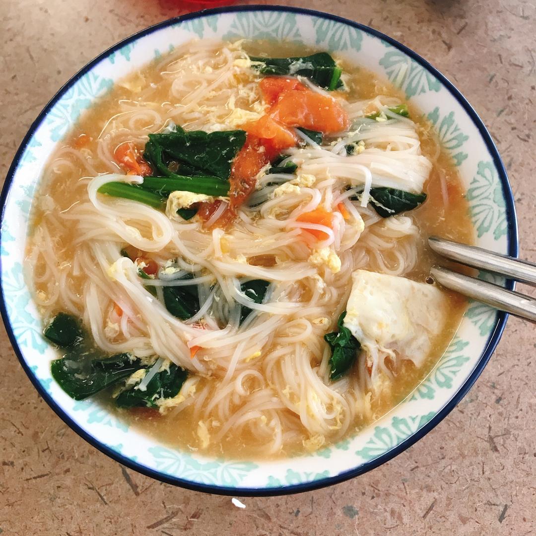 西红柿鸡蛋菠菜面
