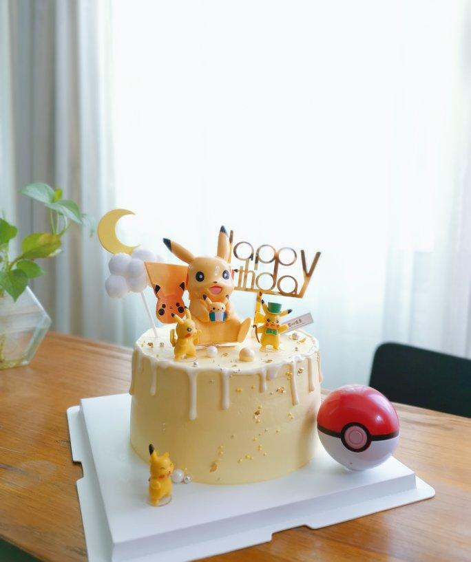 磕蛋糕的日子里……