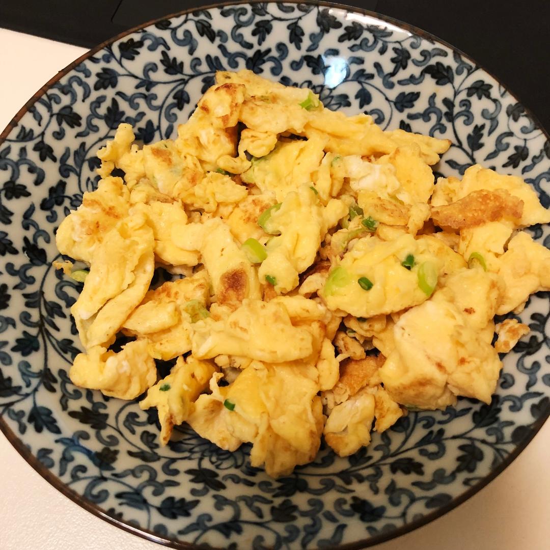 汪呼呼做的葱花炒鸡蛋