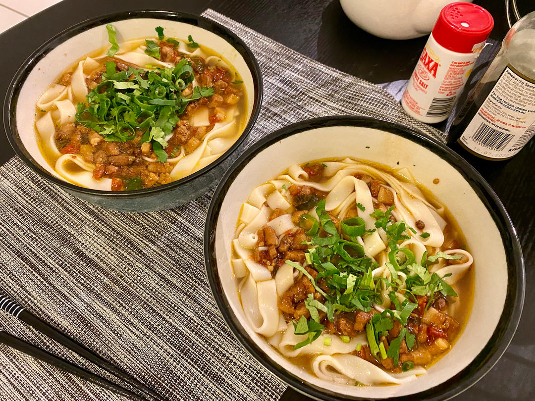 好吃到哭的肉臊子面