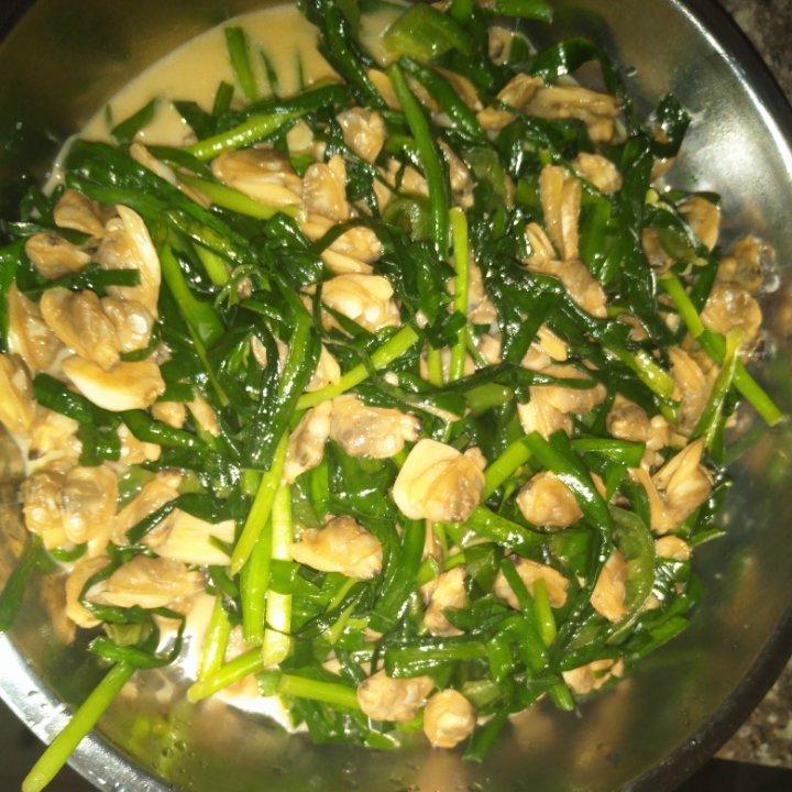 蛤蜊肉炒韭菜