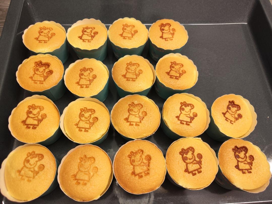 超详细的酸奶杯子蛋糕，不开裂不回缩不凹底，新手一次成功