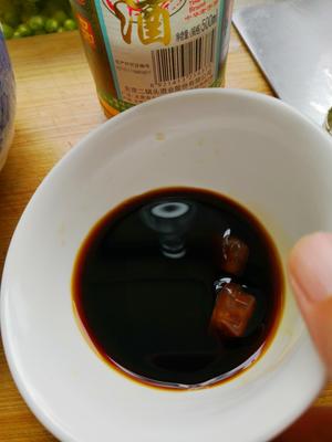 电饭锅香菇糯米鸡饭的做法 步骤4