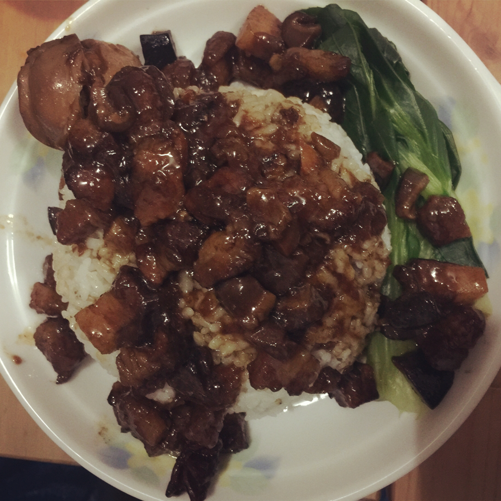 洋葱酥卤肉饭