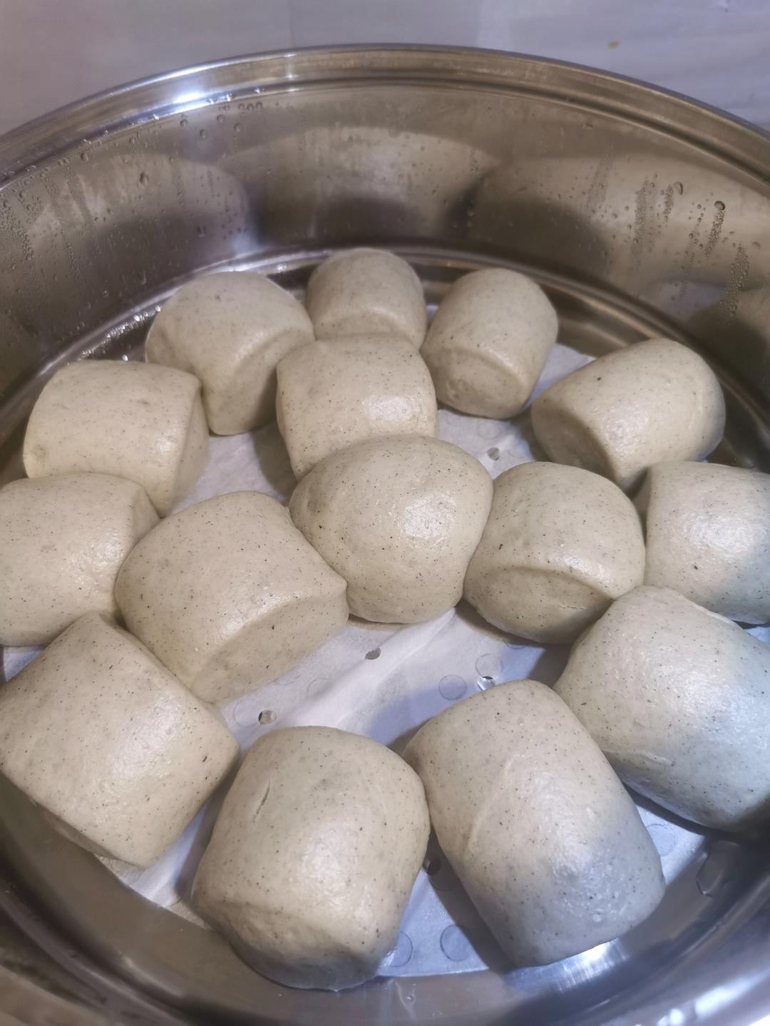 补钙又好吃😋简单快手奶香黑芝麻馒头