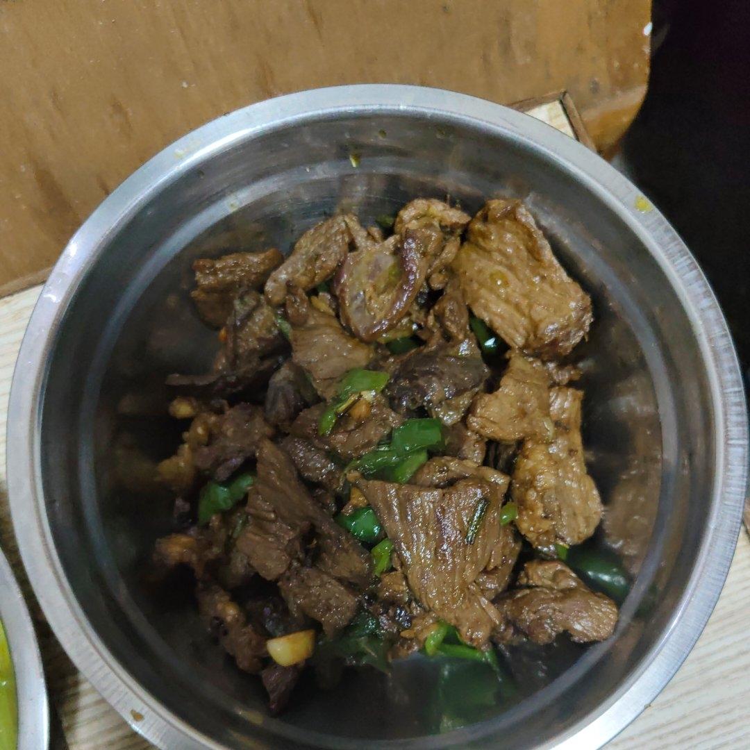 家常小炒牛肉（嫩滑爆赞）