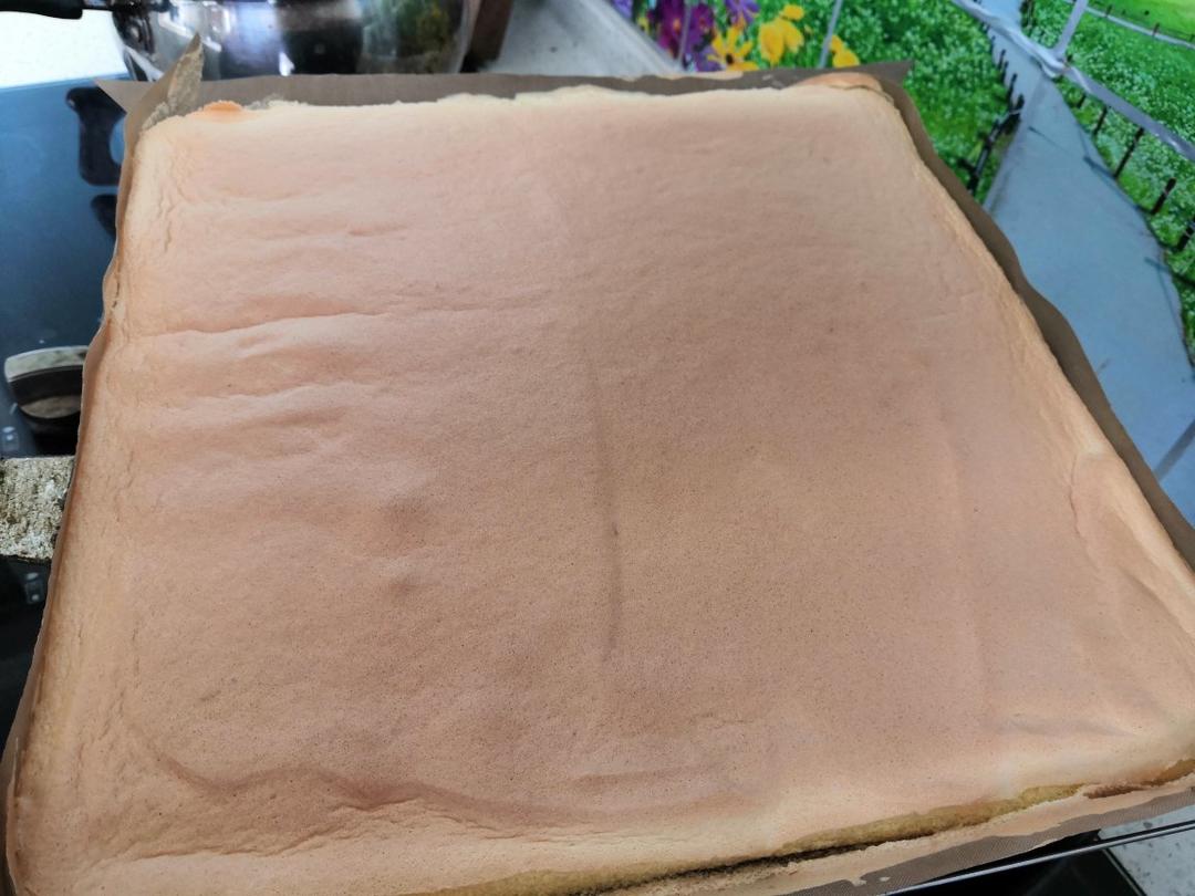 不会裂的原味戚风蛋糕卷～0基础～保姆级～不藏私系列(三)(附带网红抱抱卷做法)
