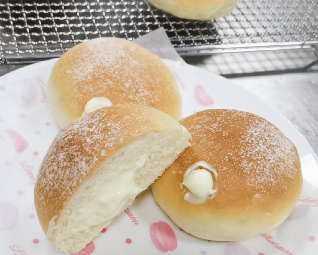不甜不腻好吃的冰面包餐包的做法