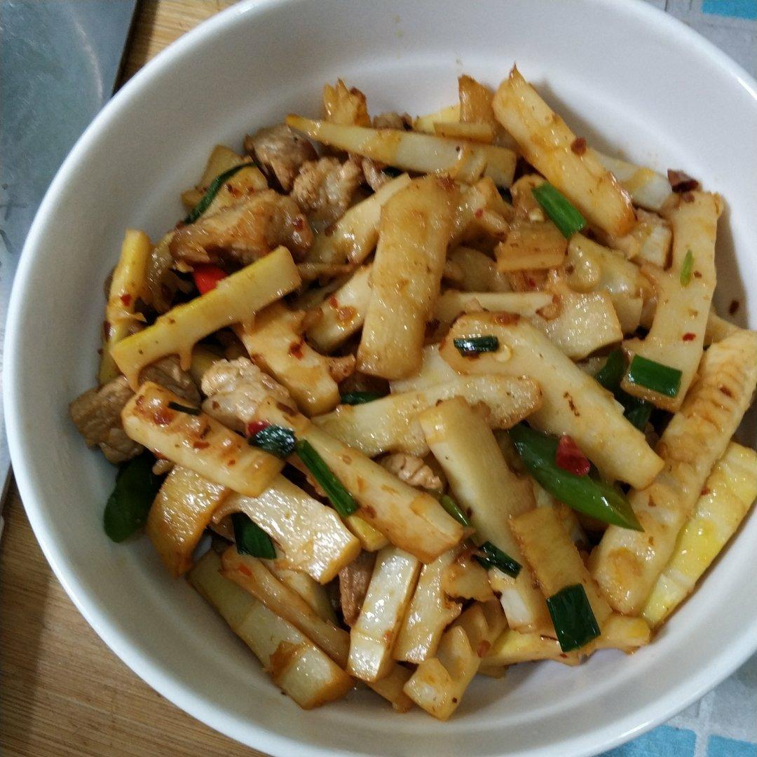 肉香笋鲜的春笋炒五花肉