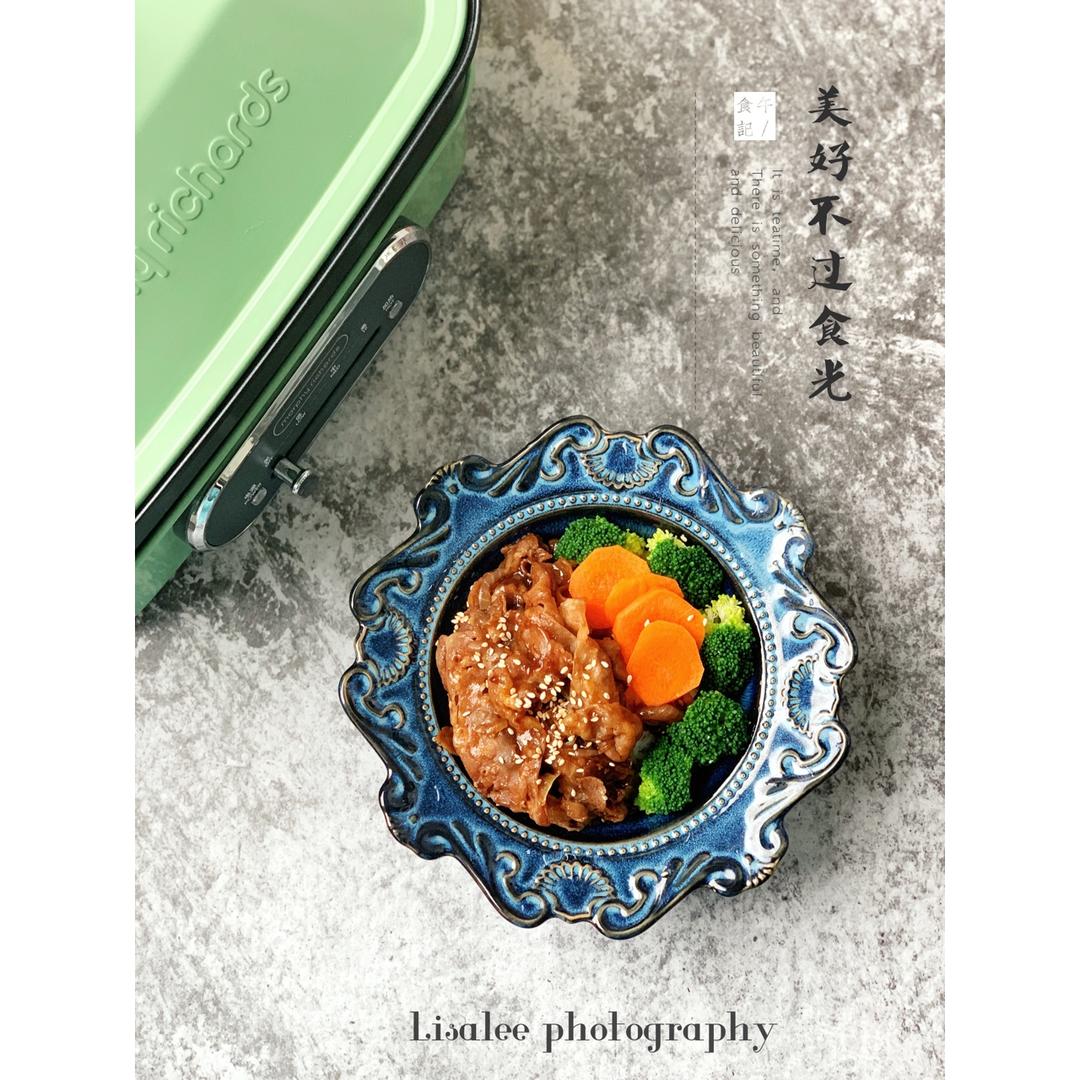 完胜吉野家的肥牛饭