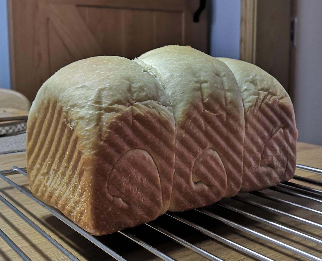 奶香纯粹的重料淡奶油吐司