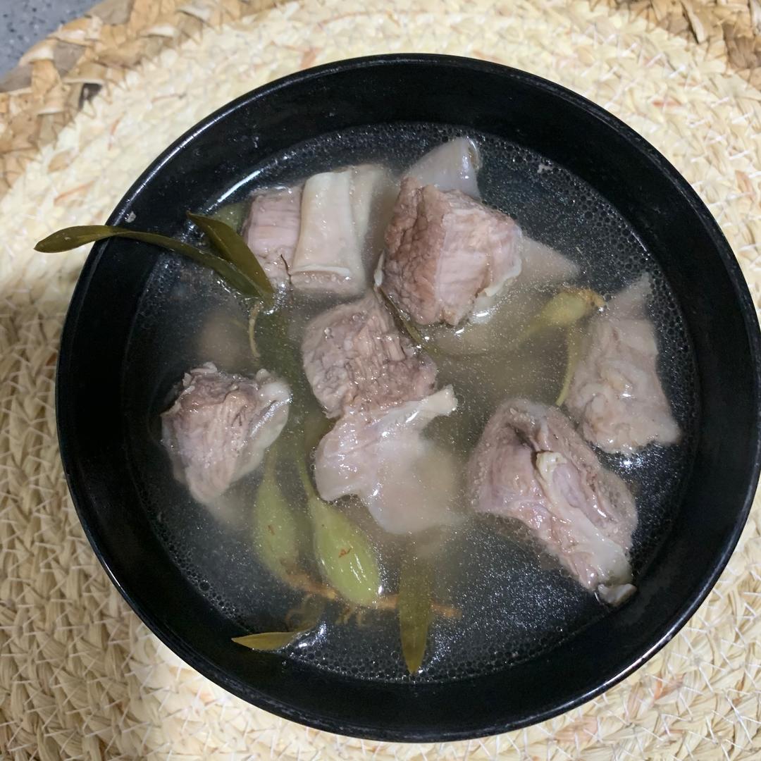 肝连肉炖石橄榄汤的做法