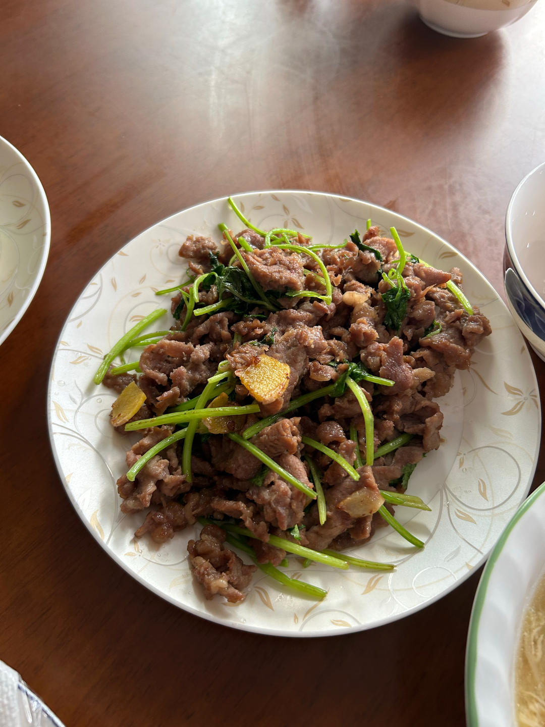 下饭菜“香菜牛肉” 香辣鲜嫩特别开胃