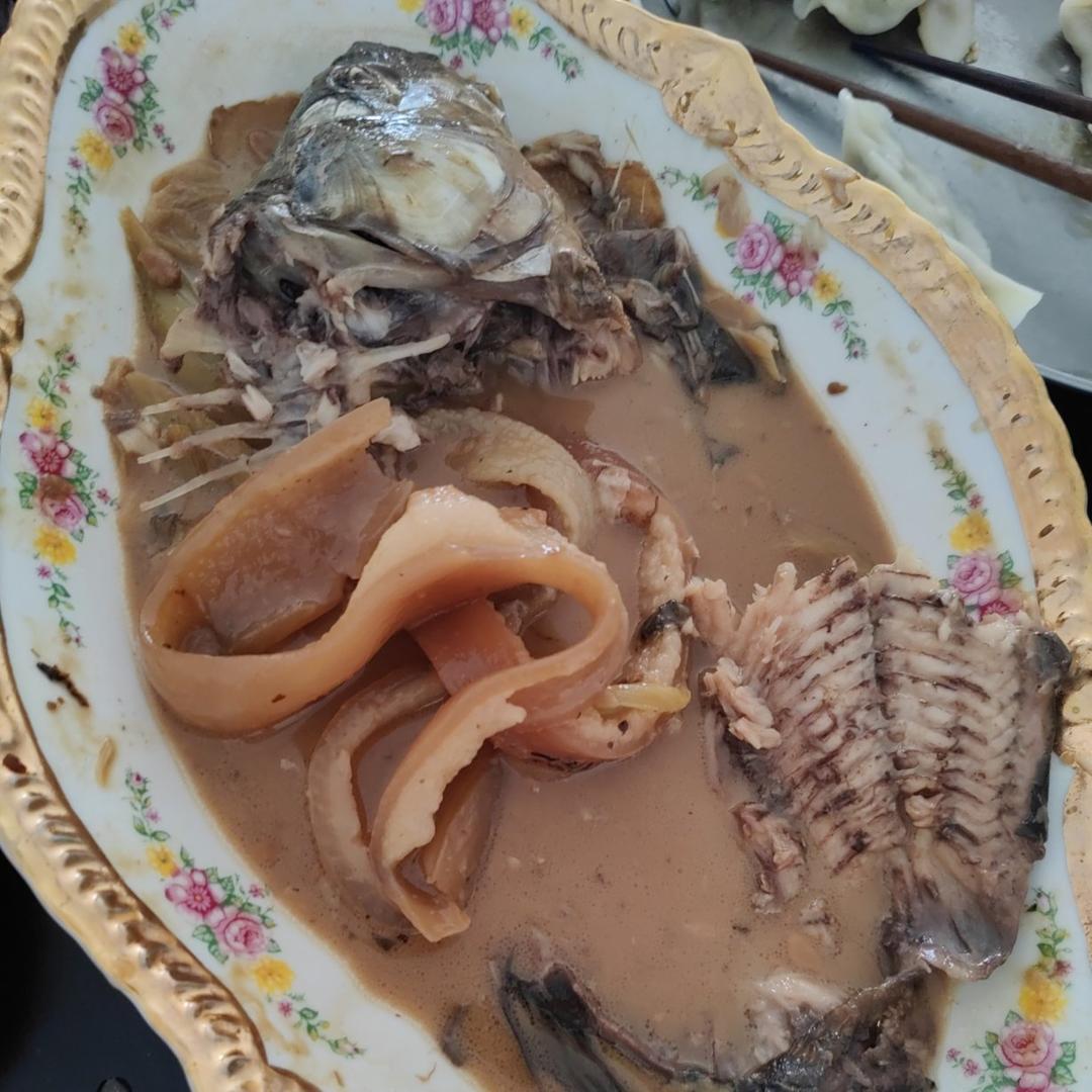 好吃的家常炖鱼，万能炖鱼料，今天三道鳞炖粉条