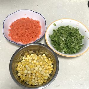 香煎红萝卜玉米蔬菜饼的做法 步骤3