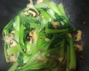 蒜泥青菜炒香菇的做法 步骤7