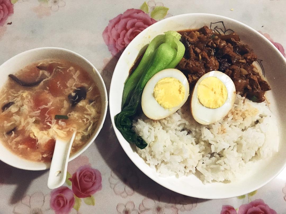 洋葱酥卤肉饭