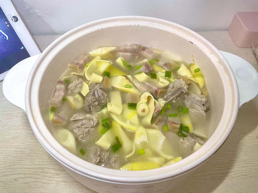 中餐｜浓郁奶白的腌笃鲜（白汤的秘密）