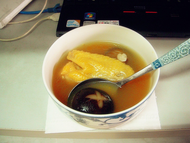 电饭锅香菇鸡汤