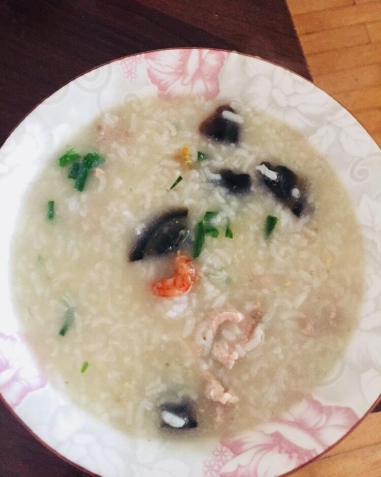 简易快手版皮蛋瘦肉粥