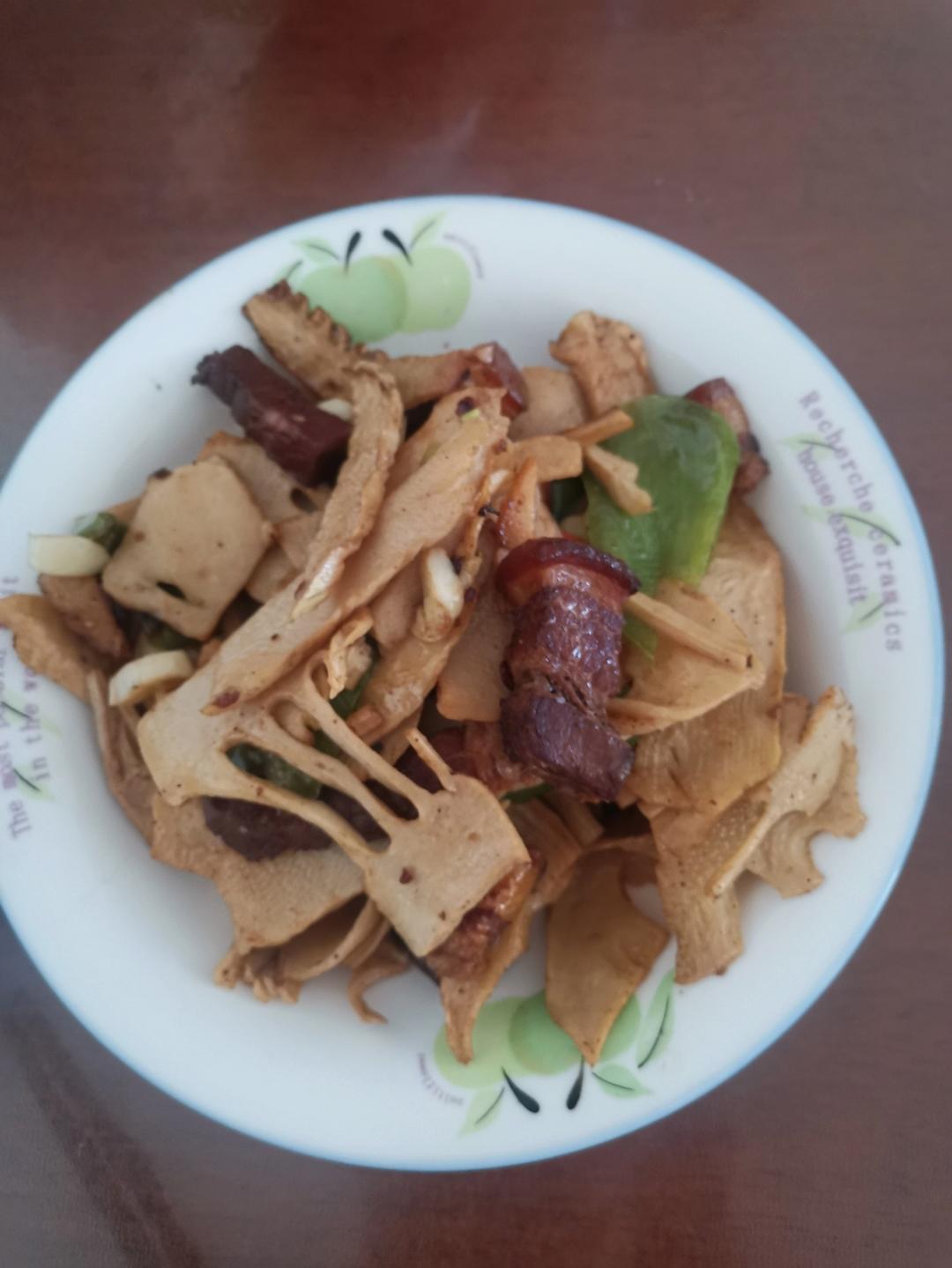 腊肉笋片