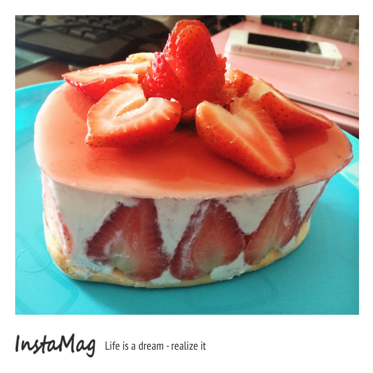 是mo仔吖做的草莓冻芝士