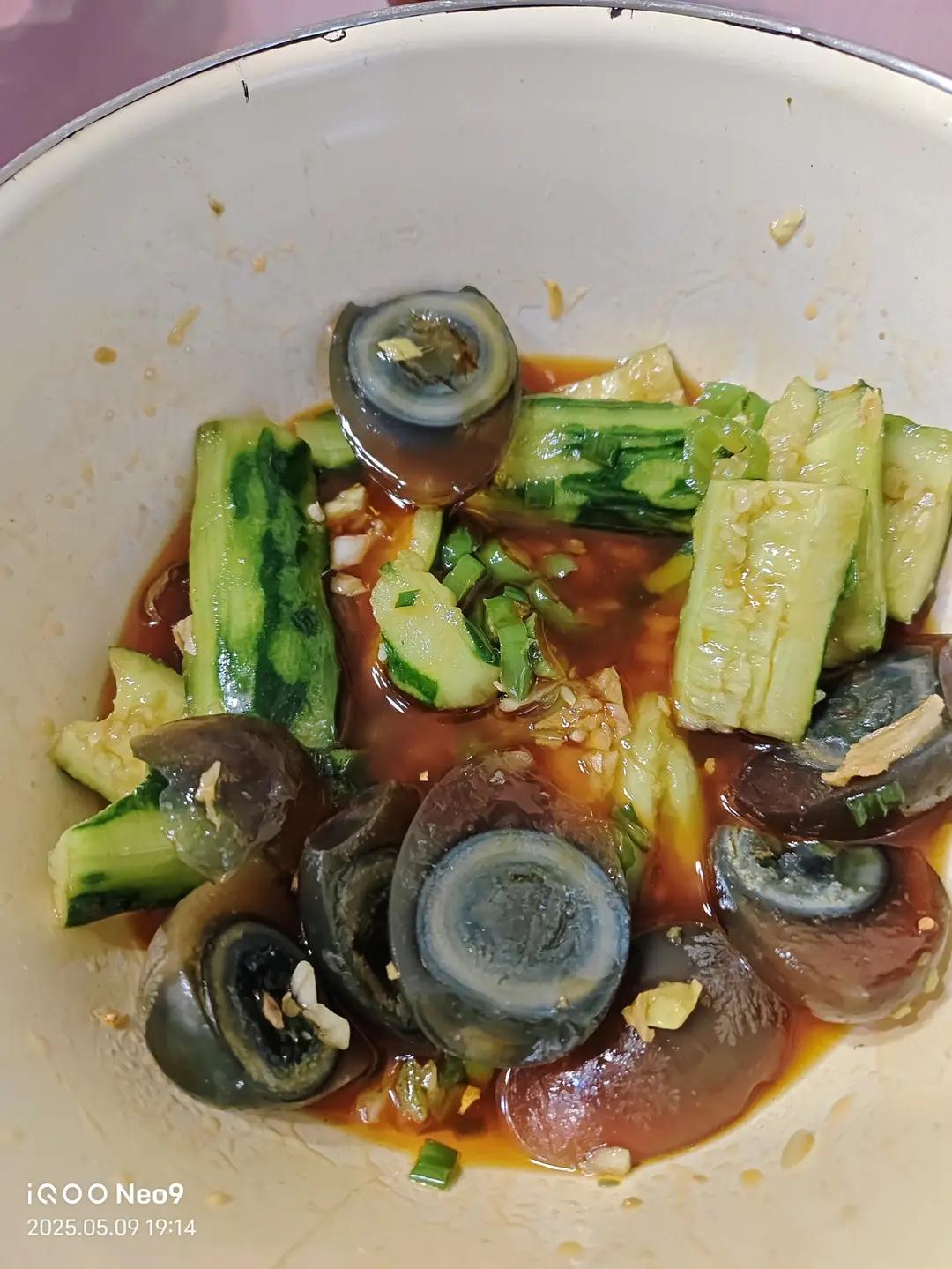 夏日开胃小凉菜“皮蛋拌黄瓜🥒”开胃减脂